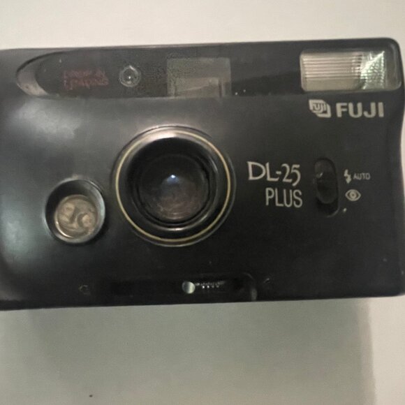 Fuji DL-25 Plus Point & Shoot Camera - Picture 3 of 7